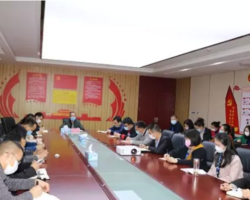 集團(tuán)新任中層干部接受集體廉政談話